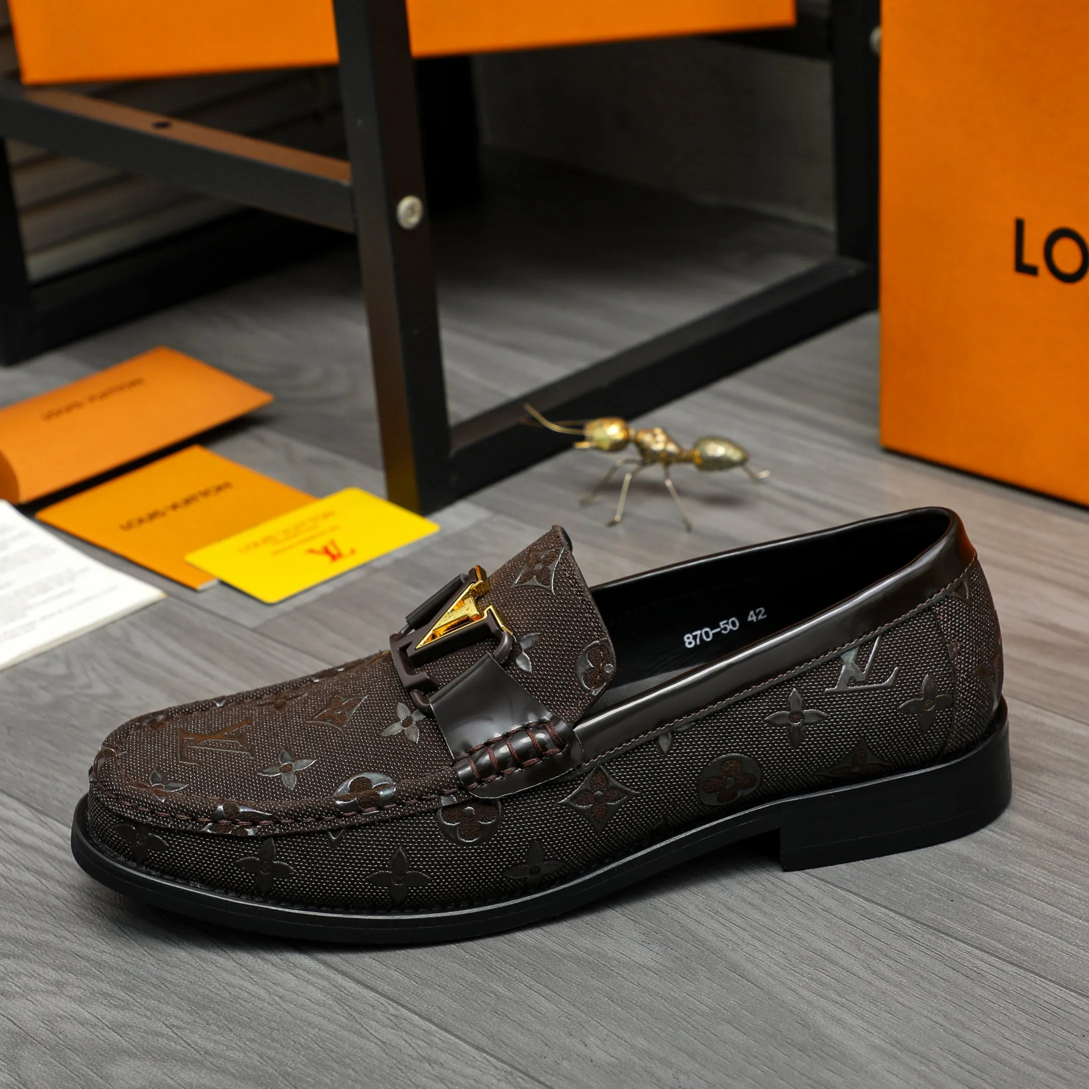 Men's shoes 💰p460 Product trademark: LV "Louis Vuitton" business slip-on leather shoes Regular size: 39-45 (45 is custom-made and non-returnable) Product materials: Selected embossed cowhide upper, cowhide lining, original rubber outsole